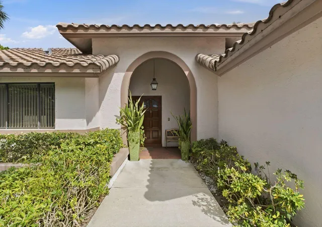 Photo 3 of Single family home for sale at 2719 Oak Tree Ln, Fort Lauderdale, FL 33309 | MLS# B26049551 | Listing updated on 2026-09-13