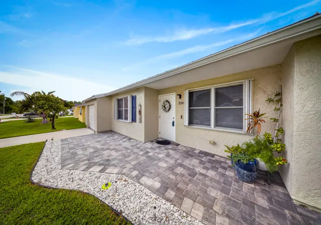 Photo 3 of Single family home for sale at 2341 Se W Blackwell Dr, Port Saint Lucie, FL 34952 | MLS# B26049651 | Listing updated on 2026-09-15