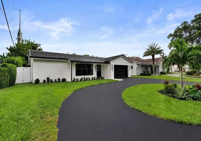 Photo 2 of Single family home for sale at 5561 Ne 26th Avenue, Fort Lauderdale, FL 33308 | MLS# B26049962 | Listing updated on 2026-09-14