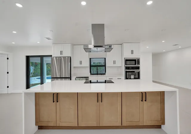 Photo 3 of Single family home for sale at 5561 NE 26th Avenue, Fort Lauderdale, FL 33308 | MLS# B26049962 | Listing updated on 2026-09-14