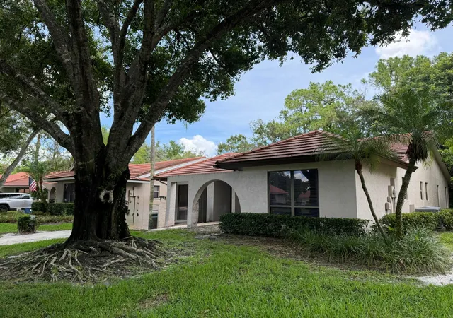 Photo 2 of Single family home for sale at 2656 Sw Willowood Cir, Palm City, FL 34990 | MLS# B26050010 | Listing updated on 2026-09-13