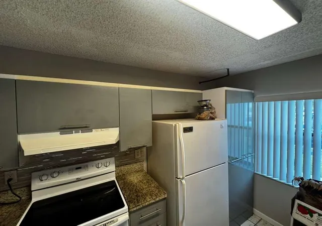 Photo 3 of Condo for sale at 11318 Taft St, Pembroke Pines, FL 33026 | MLS# B26050064 | Listing updated on 2026-09-16