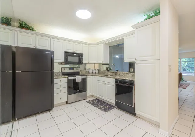 Photo 4 of House for sale at 9185 Flynn Cir #3, Boca Raton, FL 33496 | MLS# B26050464 | Listing updated on 2026-09-13