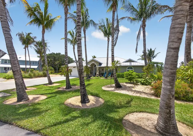 Photo 2 of Sale Pending at 8081 Se Shiloh Ter, Hobe Sound, FL 33455 | MLS# B26050576 | Listing updated on 2026-09-14
