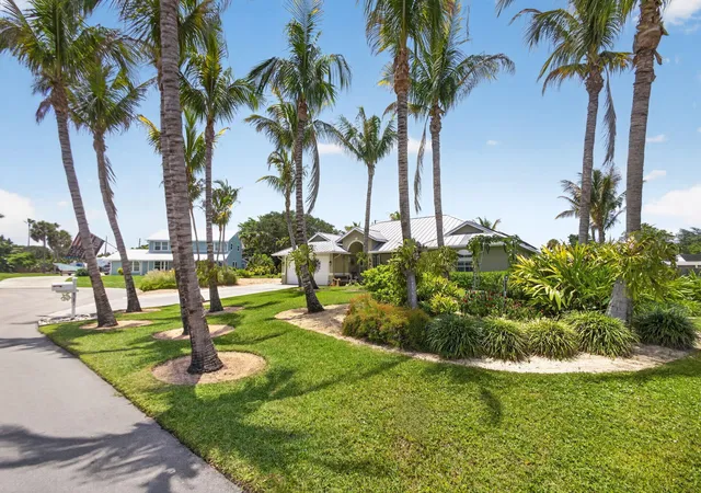 Photo 3 of Sale Pending at 8081 Se Shiloh Ter, Hobe Sound, FL 33455 | MLS# B26050576 | Listing updated on 2026-09-14