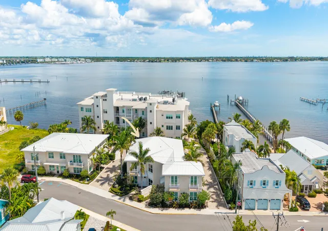 Photo 2 of Townhouse for sale at 55 Se Seminole St #A, Stuart, FL 34994 | MLS# B26050784 | Listing updated on 2026-10-05