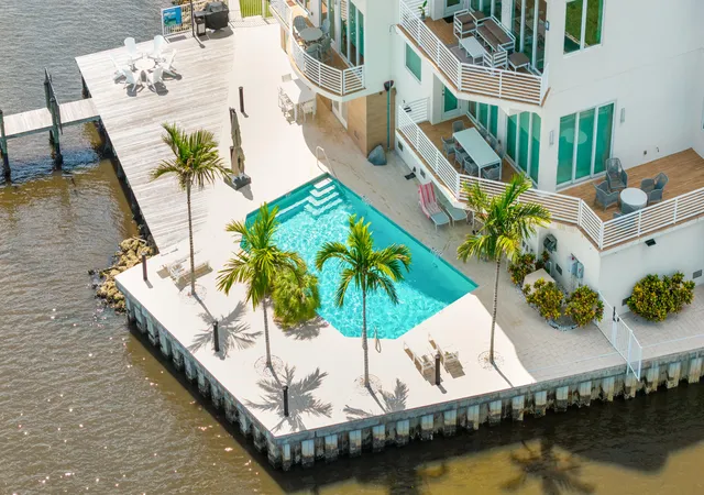 Photo 3 of Townhouse for sale at 55 Se Seminole St #A, Stuart, FL 34994 | MLS# B26050784 | Listing updated on 2026-10-05