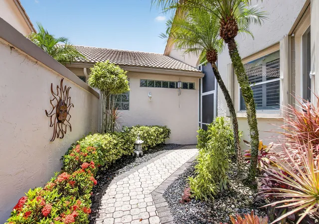 Photo 3 of Single family home for sale at 8908 Shoal Crk Ln, Boynton Beach, FL 33472 | MLS# B26050848 | Listing updated on 2026-10-01