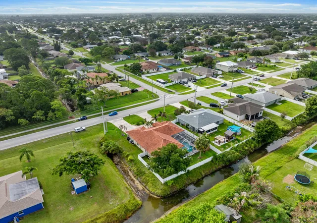 Photo 3 of Single family home for sale at 286 Nw Bayshore Blvd, Port Saint Lucie, FL 34983 | MLS# B26051145 | Listing updated on 2026-09-14