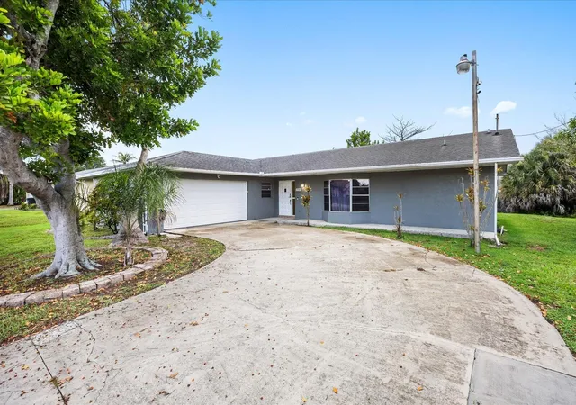 Photo 1 of Single family home for sale at 2550 Se Hemsing St, Port St Lucie, FL 34984 | MLS# B26051340 | Listing updated on 2026-09-13