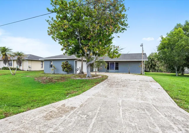 Photo 2 of Single family home for sale at 2550 Se Hemsing St, Port St Lucie, FL 34984 | MLS# B26051340 | Listing updated on 2026-09-13
