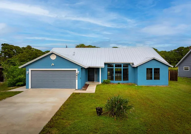 Photo 2 of Single family home for sale at 4802 Sunset Blvd, Fort Pierce, FL 34982 | MLS# B26051586 | Listing updated on 2026-09-15