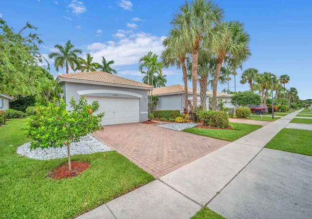 Photo 2 of Single family home for sale at 10788 Royal Caribbean Cir, Boynton Beach, FL 33437 | MLS# B26051629 | Listing updated on 2026-09-14
