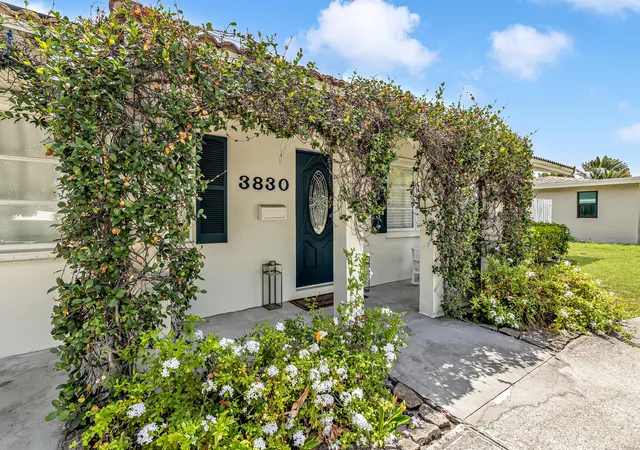 Photo 3 of Single family home for sale at 3830 NE 22nd Terrace, Lighthouse Point, FL 33064 | MLS# B26051661 | Listing updated on 2026-09-13
