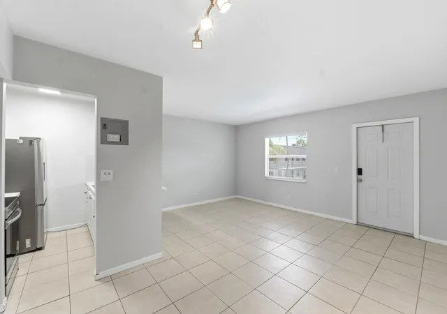 Photo 4 of Condo for sale at 1470 N Dixie Hwy #43, Fort Lauderdale, FL 33304 | MLS# B26051699 | Listing updated on 2026-09-15
