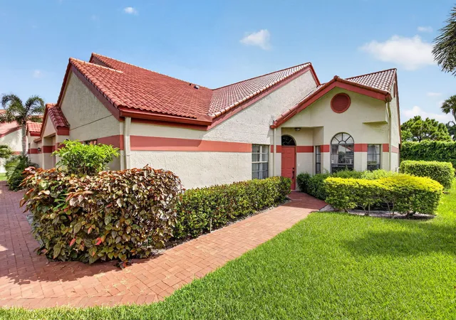 Photo 3 of Single family home for sale at 7537 Lexington Clb Blvd #B, Delray Beach, FL 33446 | MLS# B26051703 | Listing updated on 2026-09-16