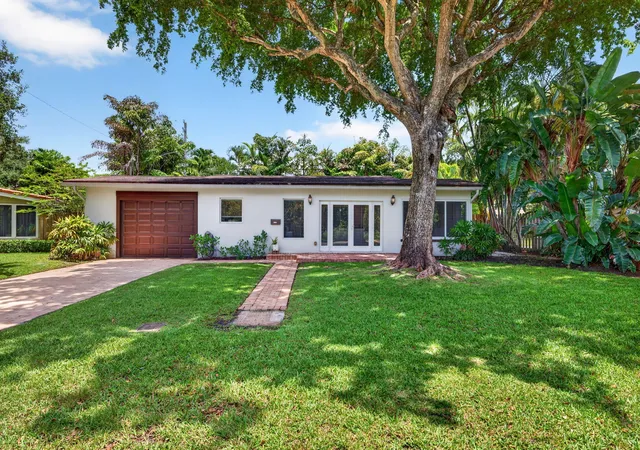 Photo 3 of Single family home for sale at 1318 SE 12th Way, Fort Lauderdale, FL 33316 | MLS# B26051772 | Listing updated on 2026-09-15