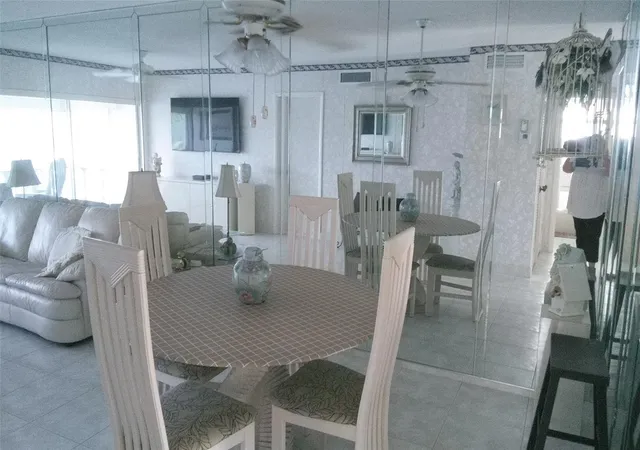 Photo 3 of House for sale at 460 Paradise Isle Blvd #301, Hallandale Beach, FL 33009 | MLS# B26051845 | Listing updated on 2026-10-02