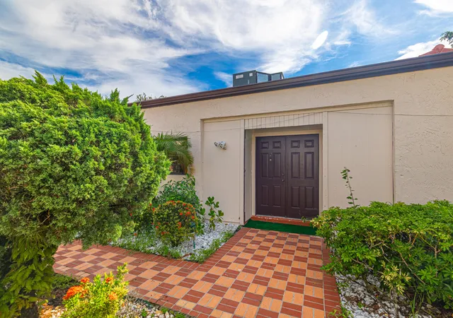 Photo 1 of Single family home for sale at 8008 Eastlake Dr, Boca Raton, FL 33433 | MLS# B26052045 | Listing updated on 2026-09-13