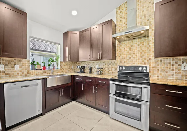 Photo 3 of Single family home for sale at 1842 Oak Berry Cir, Wellington, FL 33414 | MLS# B26052053 | Listing updated on 2026-09-23