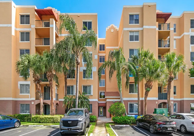 Photo 1 of Condo for sale at 1000 Scotia Dr #102, Hypoluxo, FL 33462 | MLS# B26052128 | Listing updated on 2026-09-15