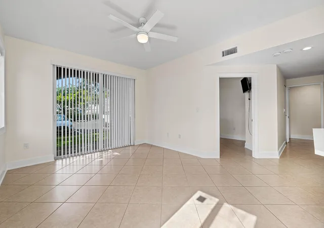 Photo 3 of Condo for sale at 1000 Scotia Dr #102, Hypoluxo, FL 33462 | MLS# B26052128 | Listing updated on 2026-09-15