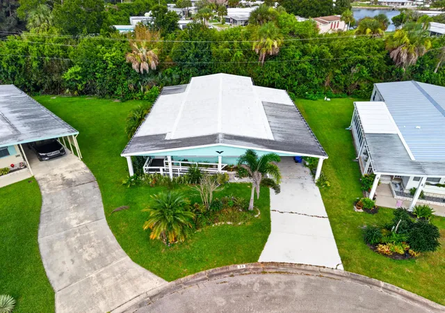 Photo 3 of Manufactured home for sale at 7300 20th Street #lot 39, Vero Beach, FL 32966 | MLS# B26052133 | Listing updated on 2026-09-25