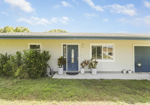 Photo 2 of Single family home for sale at 5601 Palm Dr, Fort Pierce, FL 34982 | MLS# B26052176 | Listing updated on 2026-09-13