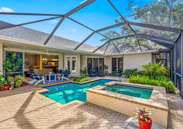 Photo 3 of Single family home for sale at 687 Hampton Woods Ln Sw, Vero Beach, FL 32962 | MLS# B26052543 | Listing updated on 2026-09-23