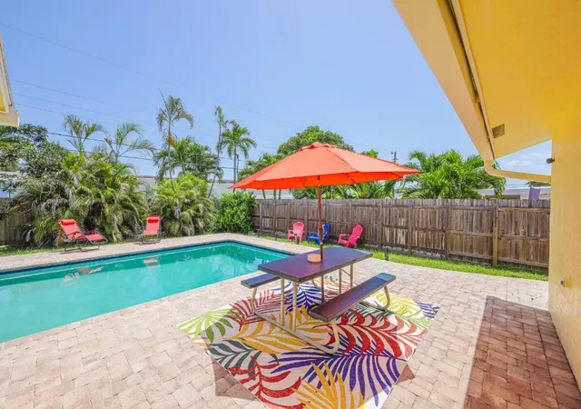 Photo 2 of Single family home for sale at 384 Nw 23rd Street, Boca Raton, FL 33431 | MLS# B26052573 | Listing updated on 2026-09-14