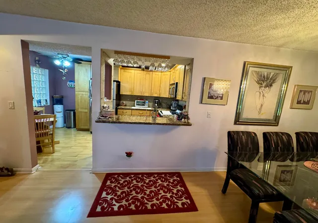 Listing Photo 5 - Condo for sale in building located at 10791 Nw 14Th St, Plantation, FL 33322 - Unit #300