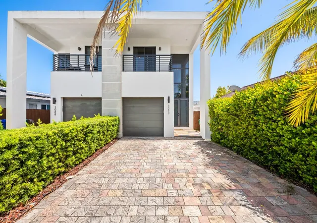 Photo 3 of Townhouse for sale at 3090 Sw 17th Street, Miami, FL 33145 | MLS# B26052827 | Listing updated on 2026-09-13
