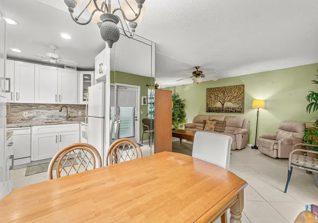 Photo 3 of Condo for sale at 265 Newport R Dr #R, Deerfield Beach, FL 33442 | MLS# B26052892 | Listing updated on 2026-10-05