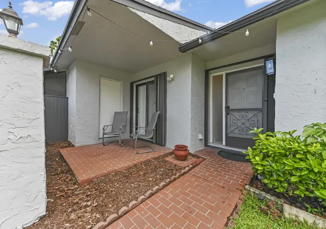 Photo 2 of Single family home for sale at 84 Conaskonk Cir, Royal Palm Beach, FL 33411 | MLS# B26052991 | Listing updated on 2026-09-16