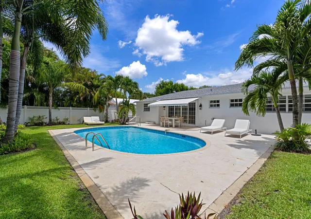 Photo 1 of Sale Pending at 233 Maryland Dr, Lake Worth Beach, FL 33460 | MLS# B26053138 | Listing updated on 2026-09-15