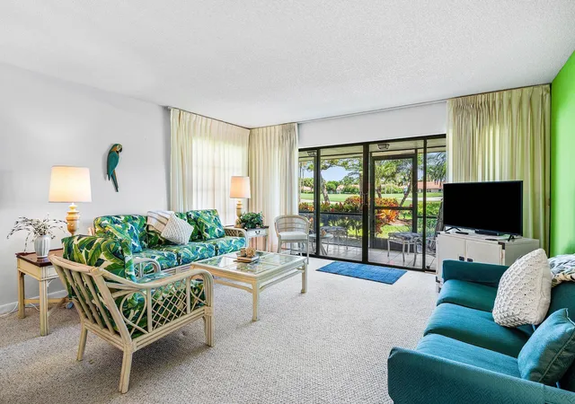 Photo 3 of Townhouse for sale at 4085 Kittiwake Ct #Kittiwake, Boynton Beach, FL 33436 | MLS# B26053190 | Listing updated on 2026-09-15