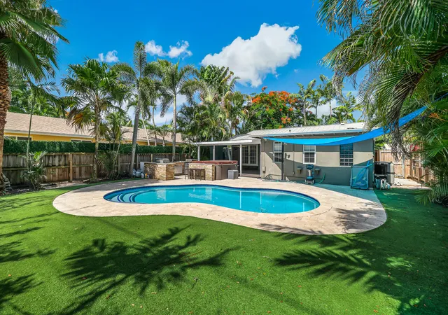 Photo 1 of Single family home for sale at 1432 Ne 2nd Avenue, Fort Lauderdale, FL 33304 | MLS# B26053247 | Listing updated on 2026-09-15