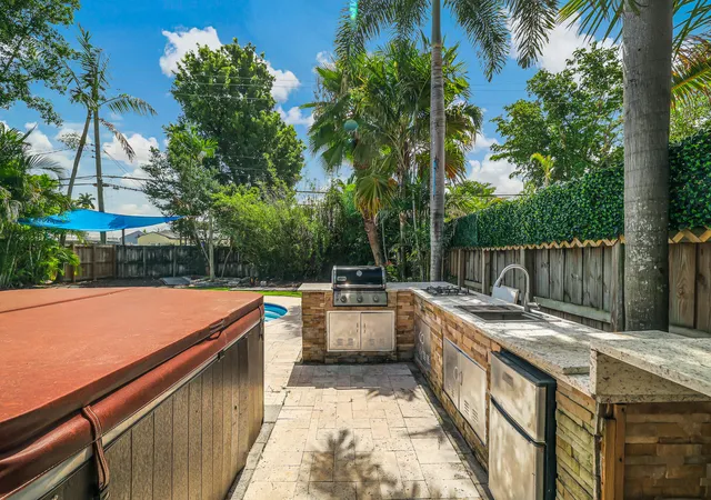 Photo 3 of Single family home for sale at 1432 Ne 2nd Avenue, Fort Lauderdale, FL 33304 | MLS# B26053247 | Listing updated on 2026-09-15