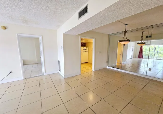 Photo 4 of Condo for sale at 4172 Inverrary Dr #410, Lauderhill, FL 33319 | MLS# B26053286 | Listing updated on 2026-09-16