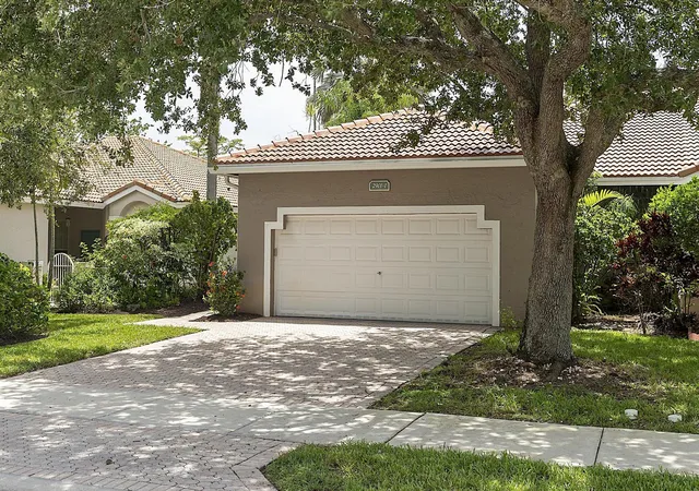Photo 3 of Single family home for sale at 2901 E Aragon Blvd #1, Sunrise, FL 33313 | MLS# B26053706 | Listing updated on 2026-09-15