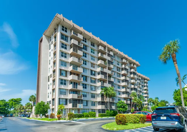 Photo 2 of Condo for sale at 777 S Federal Hwy #RP906, Pompano Beach, FL 33062 | MLS# B26053749 | Listing updated on 2026-10-07