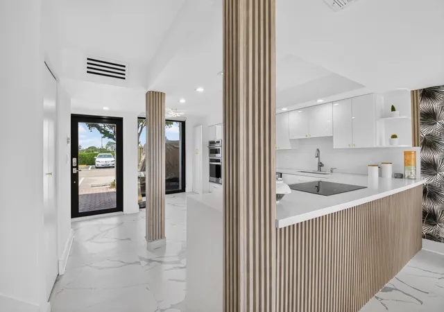 Photo 2 of Sale Pending at 602 Bridgewood Dr, Boca Raton, FL 33434 | MLS# B26053996 | Listing updated on 2026-09-14