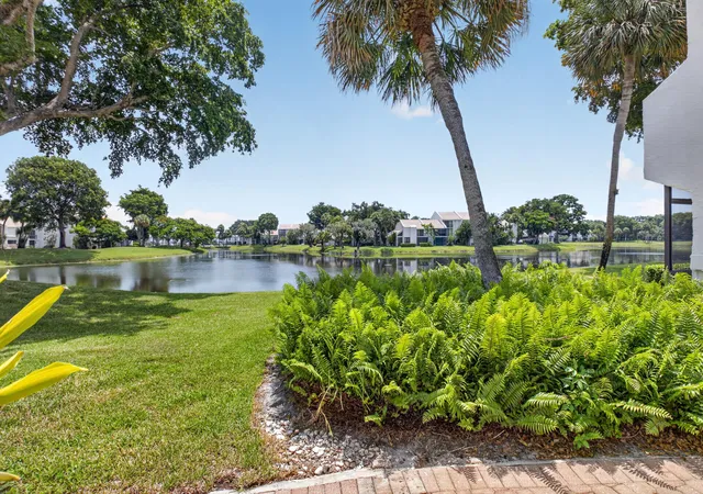 Photo 3 of Sale Pending at 602 Bridgewood Dr, Boca Raton, FL 33434 | MLS# B26053996 | Listing updated on 2026-09-14