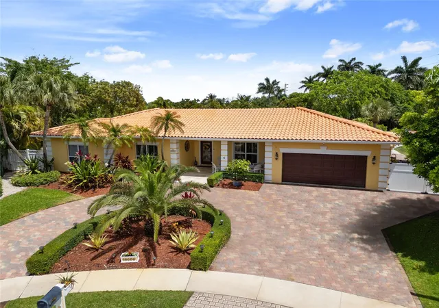 Photo 3 of Single family home for sale at 16686 Golfview Dr, Weston, FL 33326 | MLS# B26054090 | Listing updated on 2026-09-26