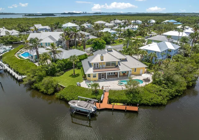Single family home for sale at 2165 6th Court SE, Vero Beach, FL 32962 | MLS# B26054162 | Listing updated on 2026-10-06