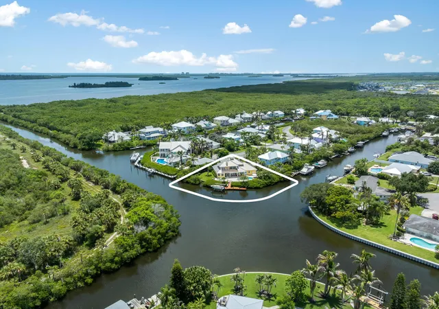 Single family home for sale at 2165 6th Court SE, Vero Beach, FL 32962 | MLS# B26054162 | Listing updated on 2026-10-06