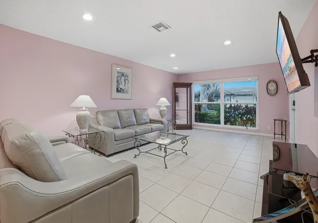 Photo 2 of Single family home for sale at 4843 Greentree Ln #B, Boynton Beach, FL 33436 | MLS# B26054325 | Listing updated on 2026-09-13