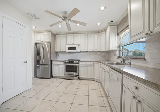 Photo 4 of House for sale at 4843 Greentree Ln #B, Boynton Beach, FL 33436 | MLS# B26054325 | Listing updated on 2026-09-13