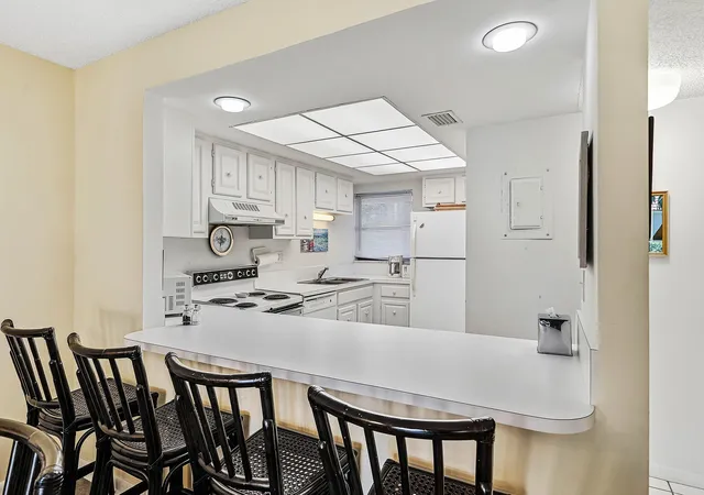 Photo 3 of Townhouse for sale at 4101 Kittiwake Ct #Kittiwake, Boynton Beach, FL 33436 | MLS# B26054412 | Listing updated on 2026-09-14