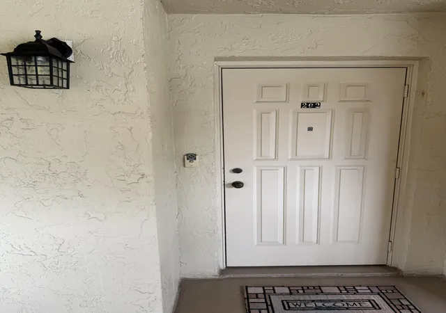 Photo 1 of Sale Pending at 10107 Mangrove Dr, Boynton Beach, FL 33437 | MLS# B26054472 | Listing updated on 2026-09-13